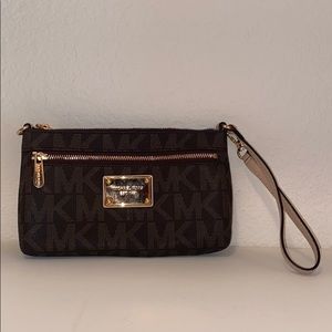 Michael Kors Jet Set Travel Large Wristlet